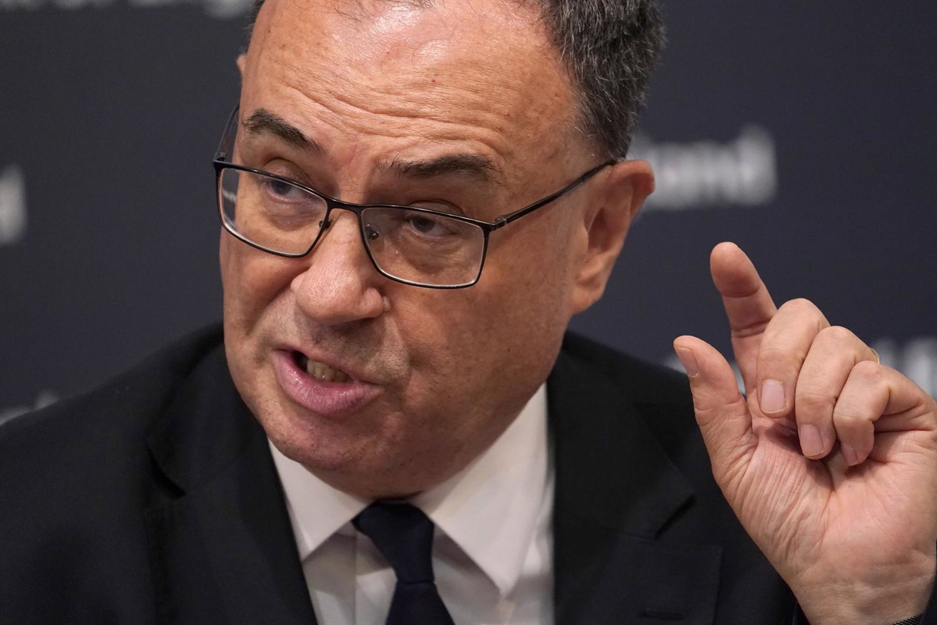 El Banco de Inglaterra baja un cuarto de punto el tipo de interés, al 3,75%