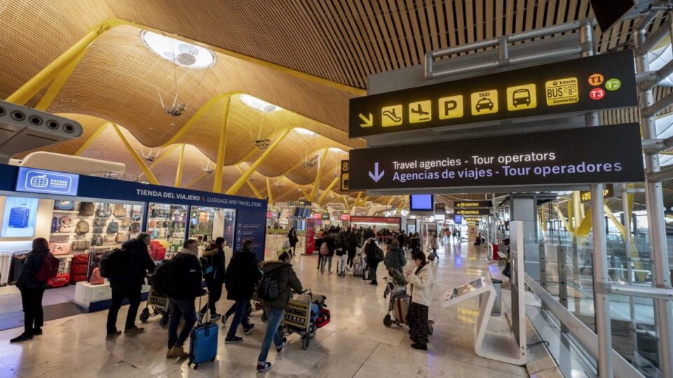 Navidad de récord: Aena prevé casi 102.000 vuelos durante la temporada navideña, un 7,8% más que en 2024