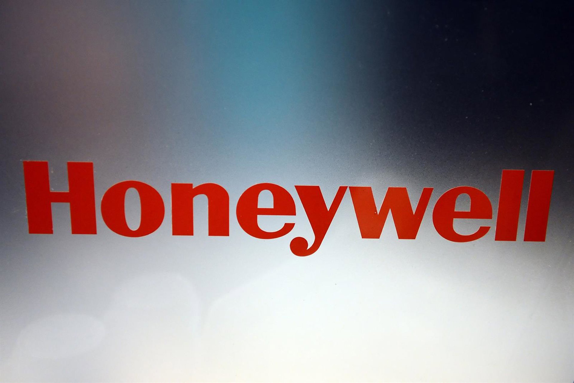 Honeywell ajusta previsiones tras la escisión del negocio de materiales avanzados