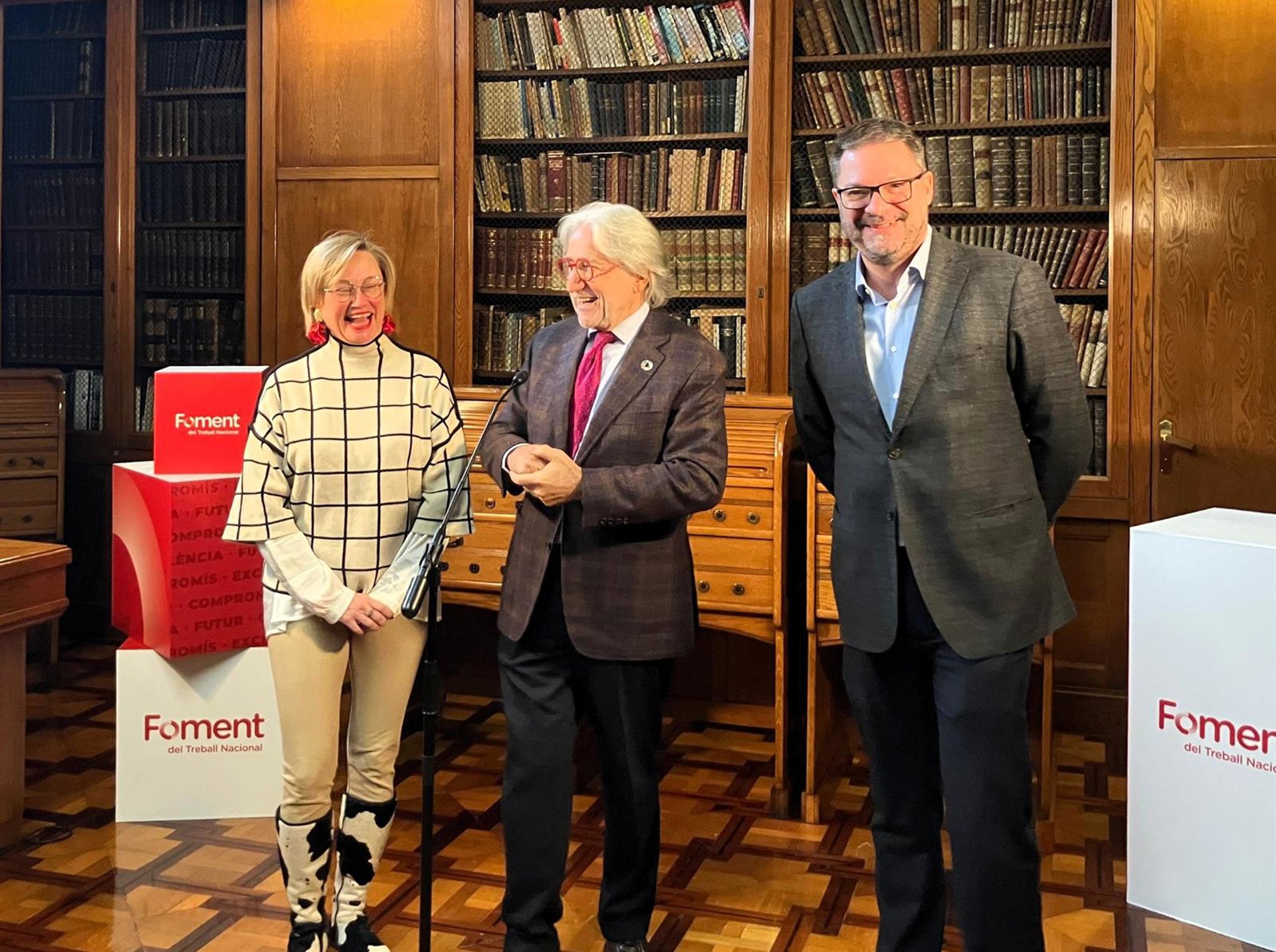 Sánchez Llibre (Foment) denuncia que hay un «ataque sin piedad» a los propietarios de viviendas