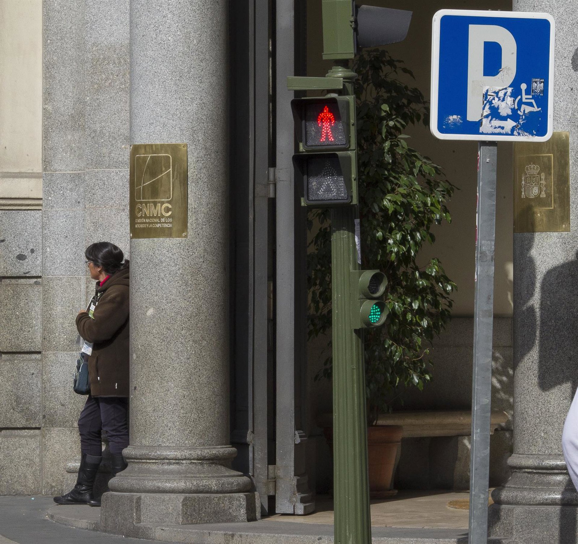 La CNMC defiende la solidez jurídica de sus circulares de retribución para las redes eléctricas