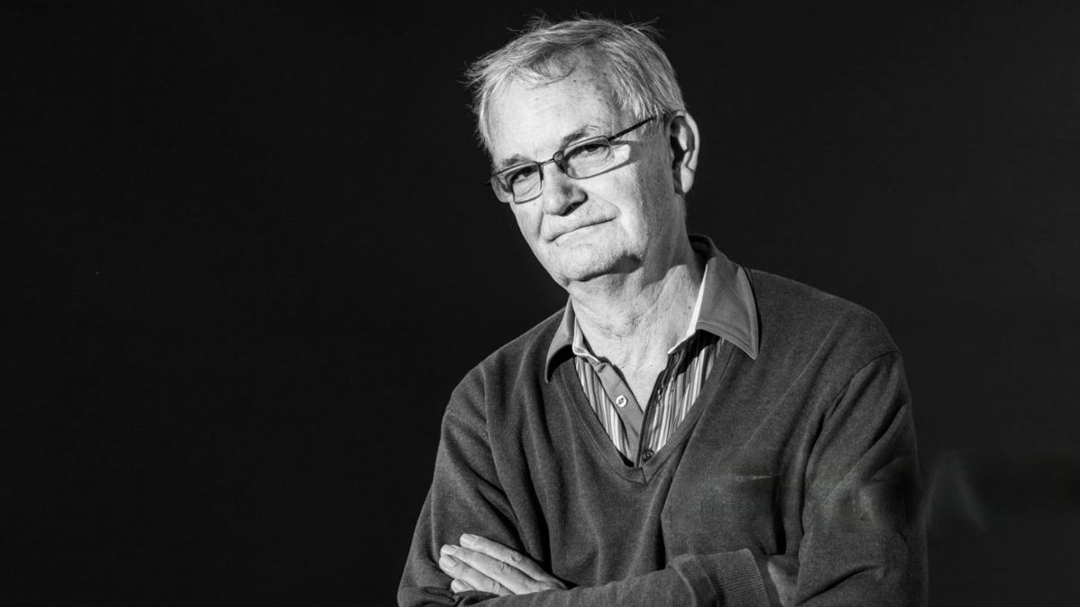 Muere Martin Parr, el fotógrafo británico que revolucionó el documentalismo contemporáneo
