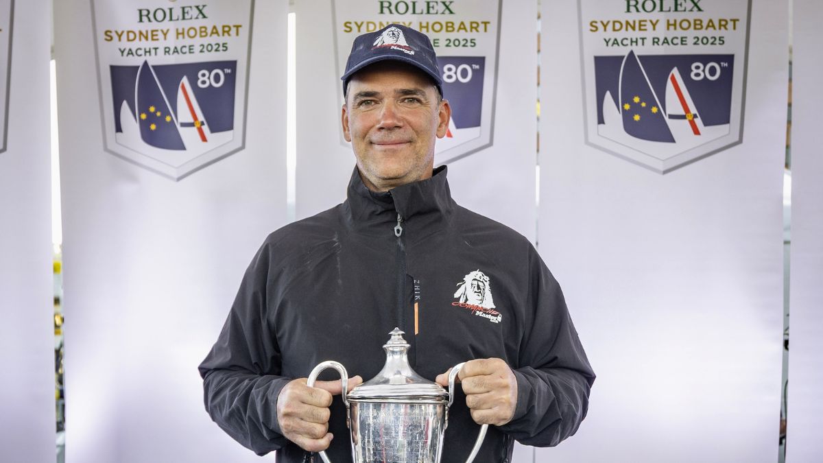 Master Lock Comanche, campeón en tiempo real de la 80ª Rolex Sydney Hobart, con el español Pablo Arrarte en la tripulación