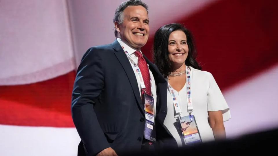 Meta contrata a un exfuncionario de Trump como presidente