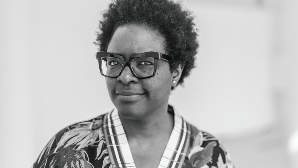Elvira Dyangani Osé deja la dirección del Macba y será la directora artística de la Bienal de Abu Dhabi 2026
