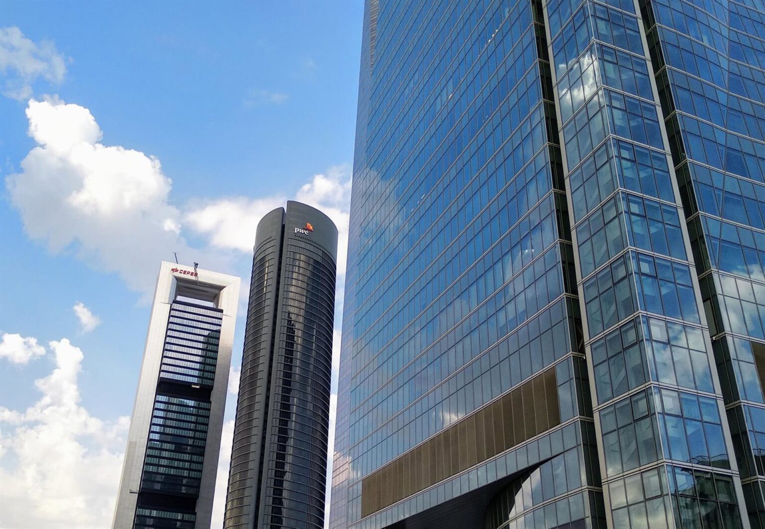 PwC lidera el asesoramiento en número de operaciones españolas en 2025 ...