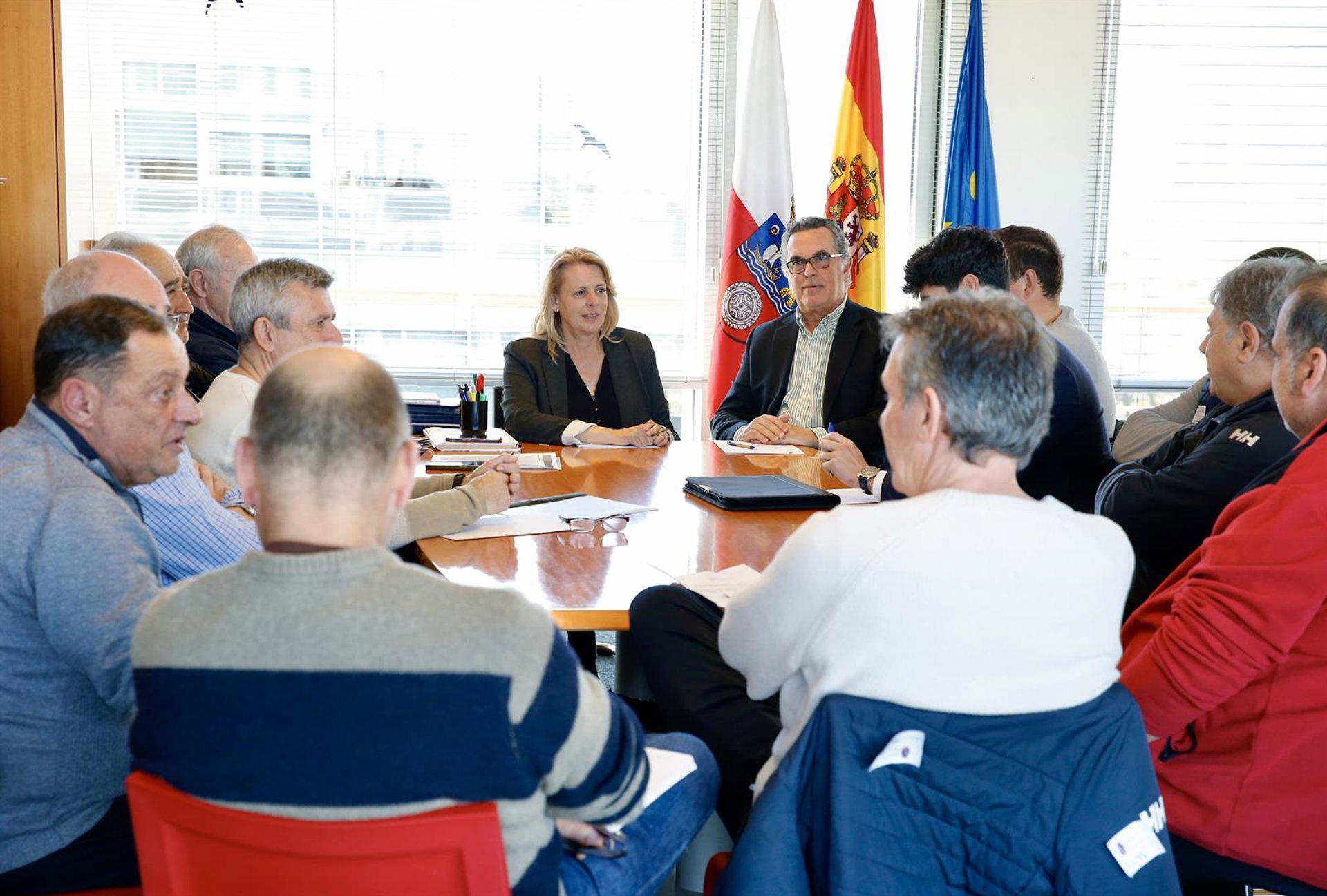 Gobierno cántabro y sector pesquero se unen contra el «injusto» acuerdo de cuotas de la UE