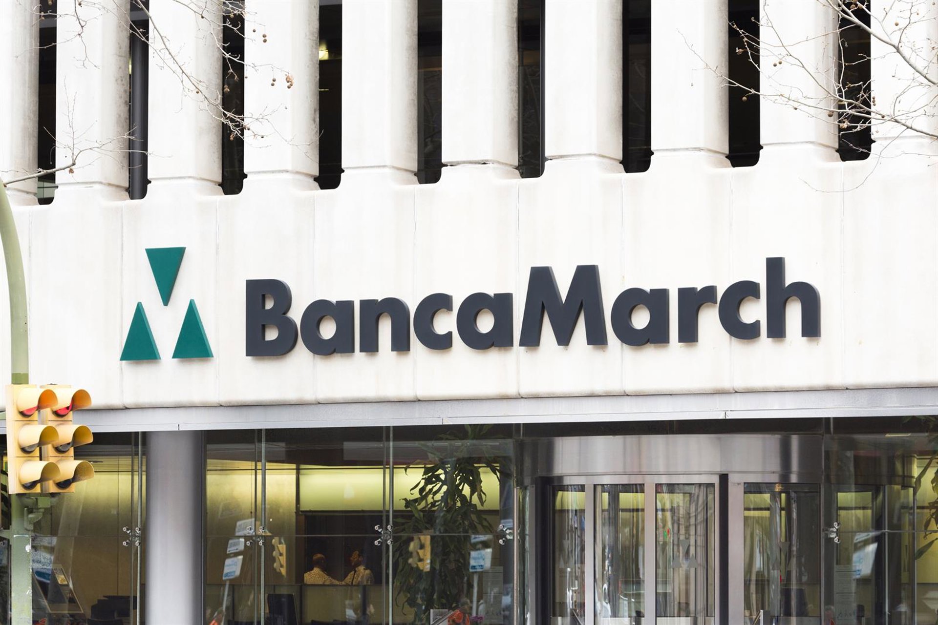 Banca March fusiona dos de sus fondos de renta fija para optimizar costes