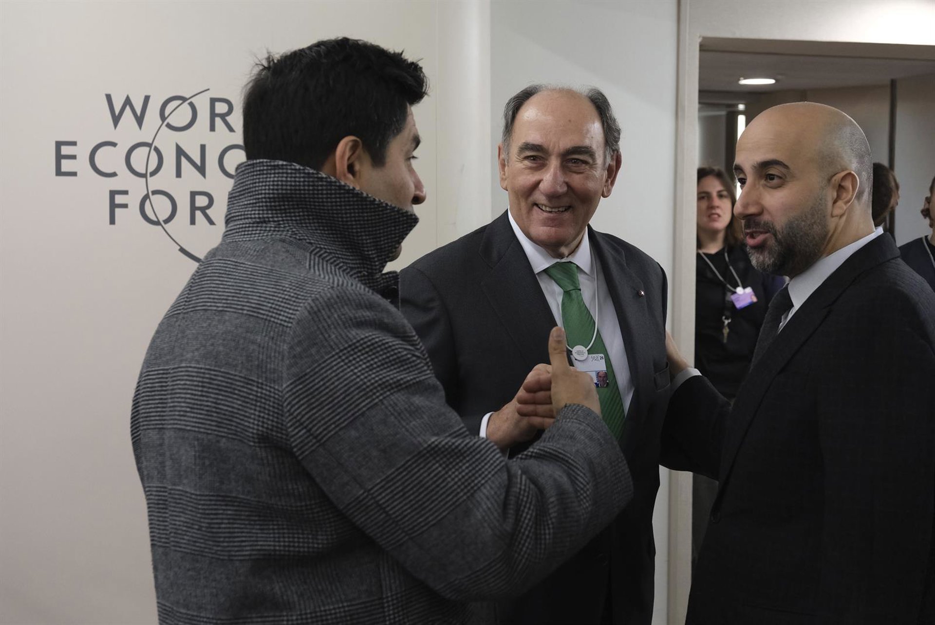 Galán (Iberdrola) llama en Davos a acelerar inversiones en redes, ya que la electrificación es «imparable»