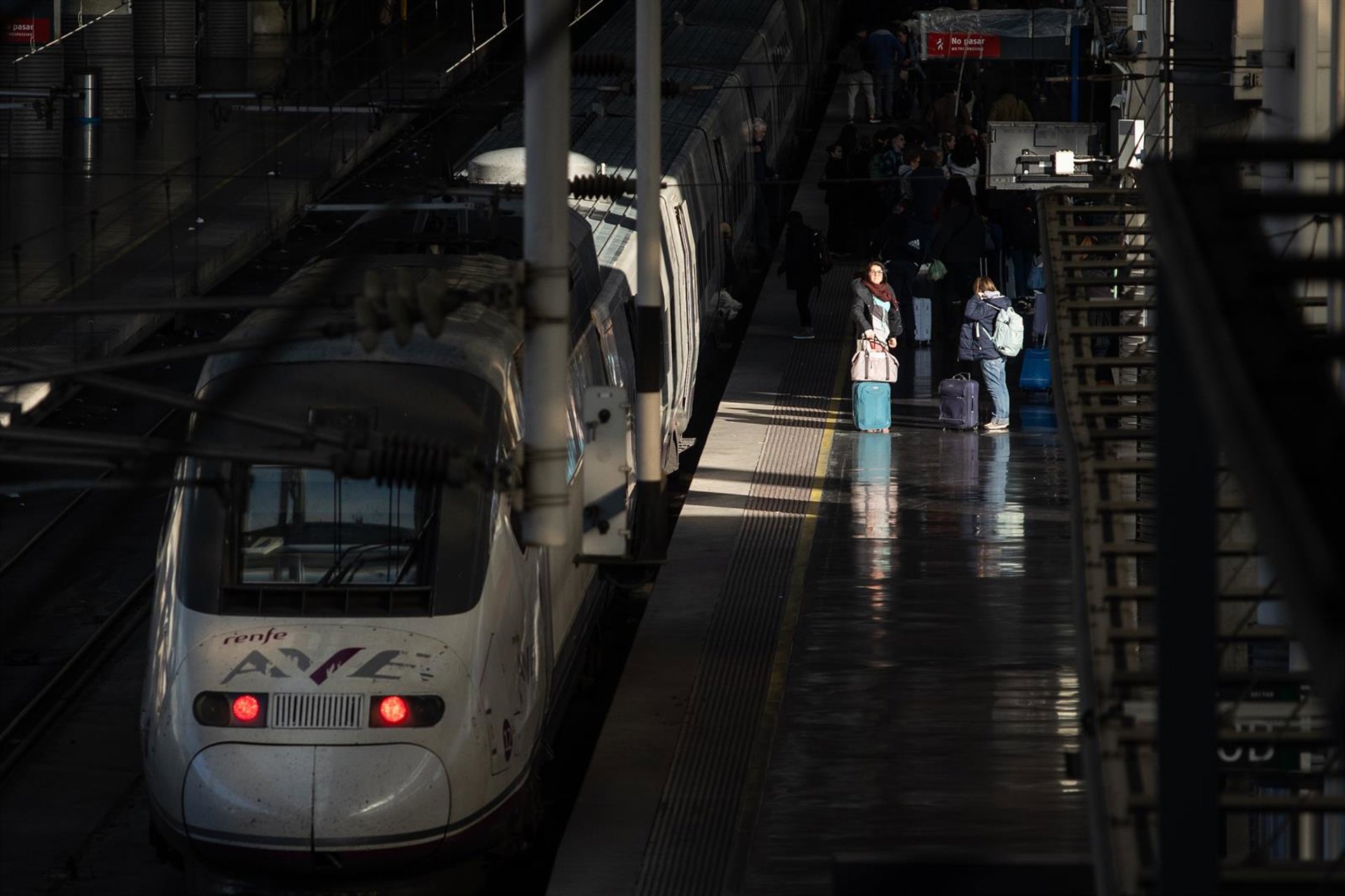 UGT pide la convocatoria inmediata del comité general de empresa en Adif y Renfe para estudiar acciones