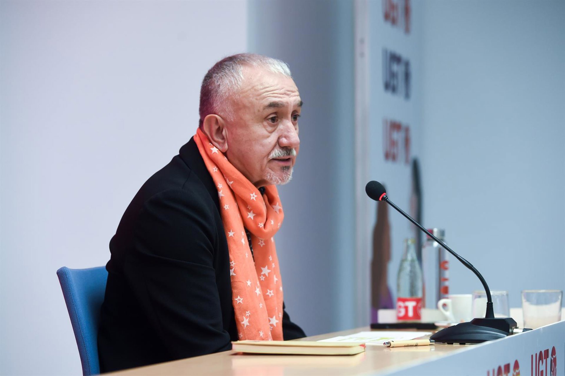 Álvarez (UGT) considera que el Gobierno le ha dado un «regalo» a CEOE al subir el SMI un 3,1%