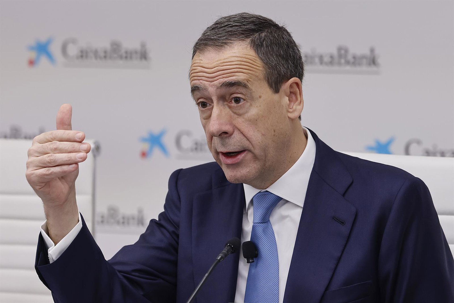 Gortázar (CaixaBank) eleva el objetivo de aumento de volumen de negocio a un 6% hasta 2027