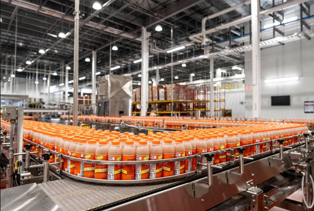 Milo's abrió una planta de fabricación de 200 millones de dólares en Carolina del Sur el año pasado que tuvo 23.000 solicitantes para 129 puestos de trabajo.