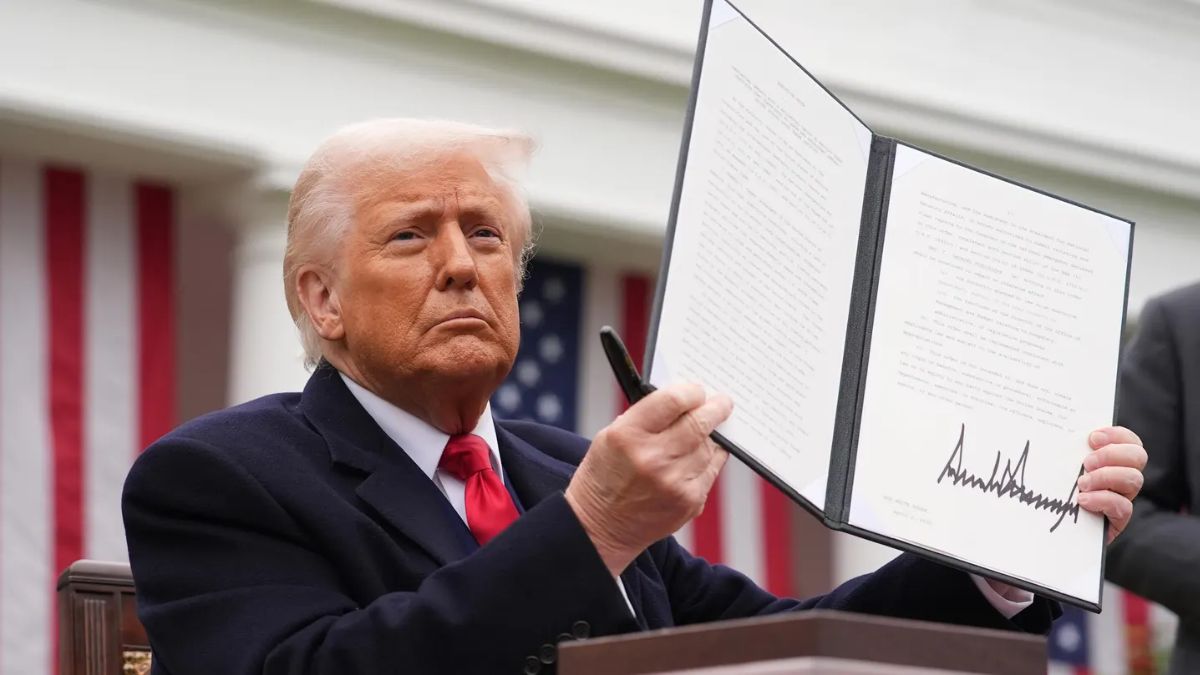 Trump aumenta del 10% al 15% los aranceles globales