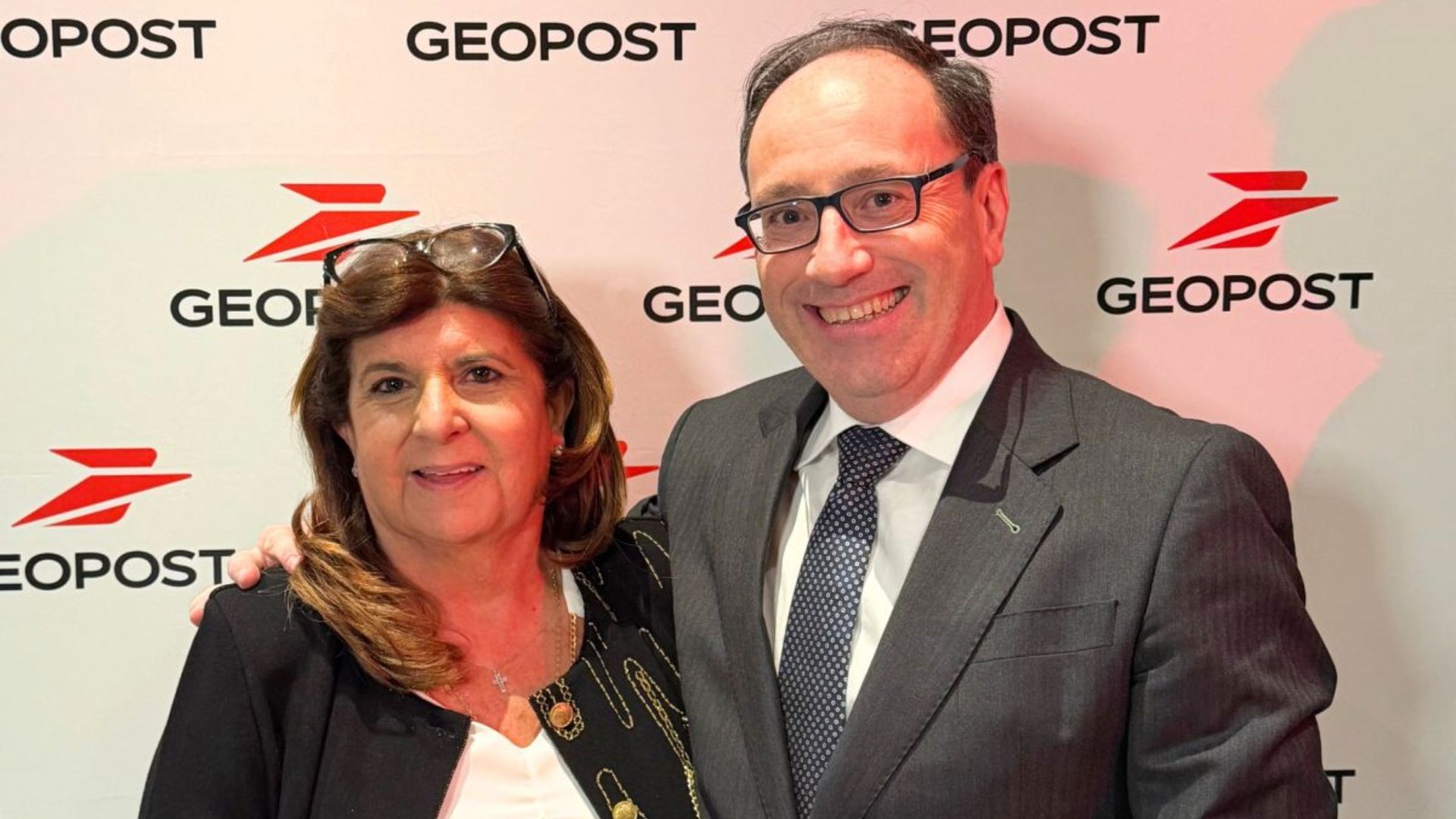 SEUR y TIPSA facturan 1.200 millones de euros y consolidan su crecimiento en 2025