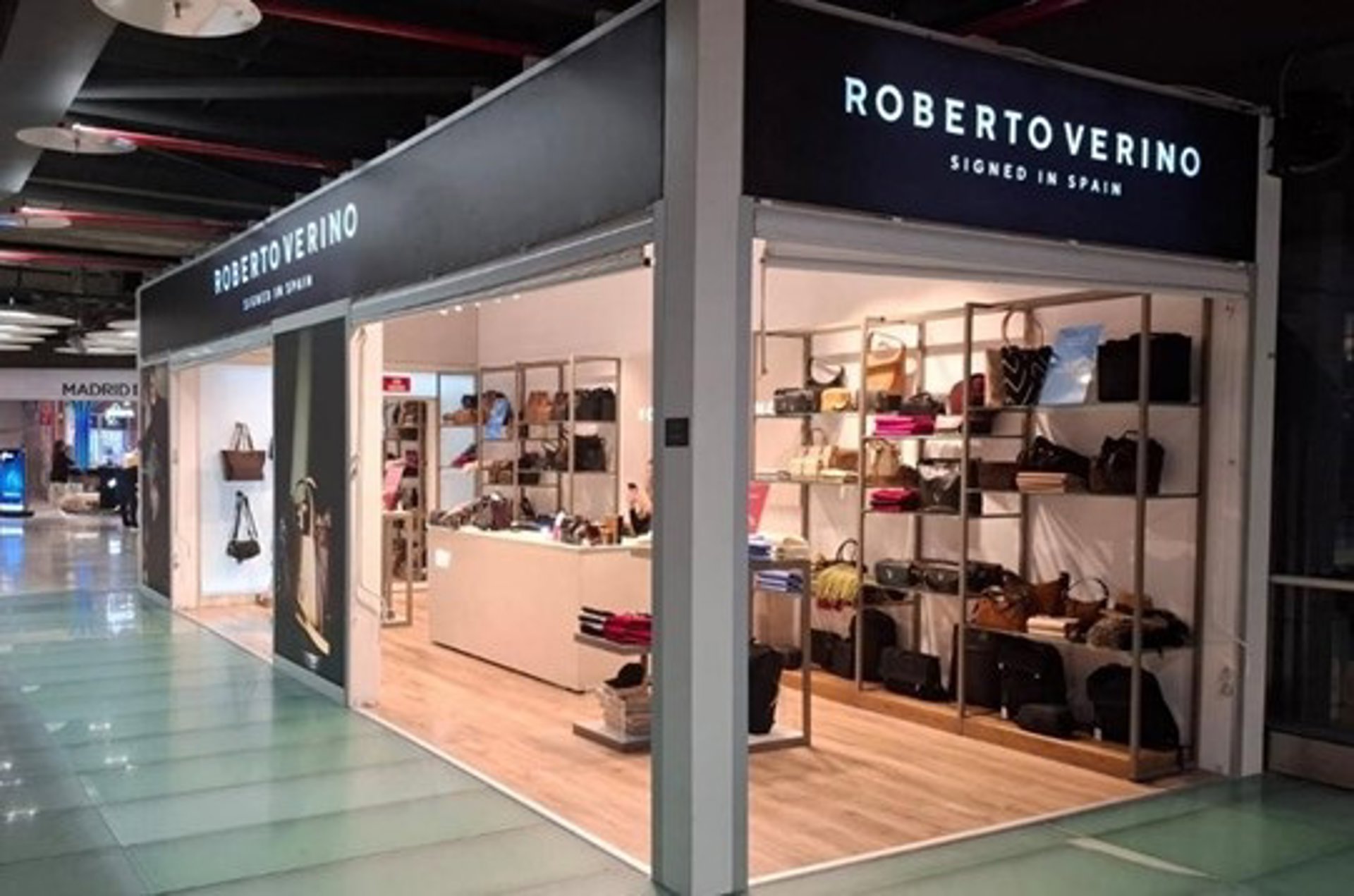 Roberto Verino debuta en el sector aeroportuario con la apertura de una tienda en la T4 de Madrid-Barajas