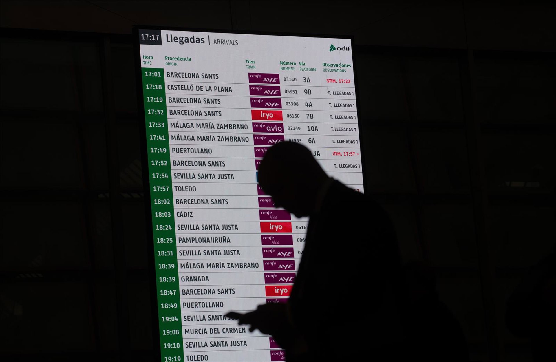 Renfe, Iryo y Ouigo reorganizan sus trenes en la línea Madrid-Barcelona para adaptarse a Adif