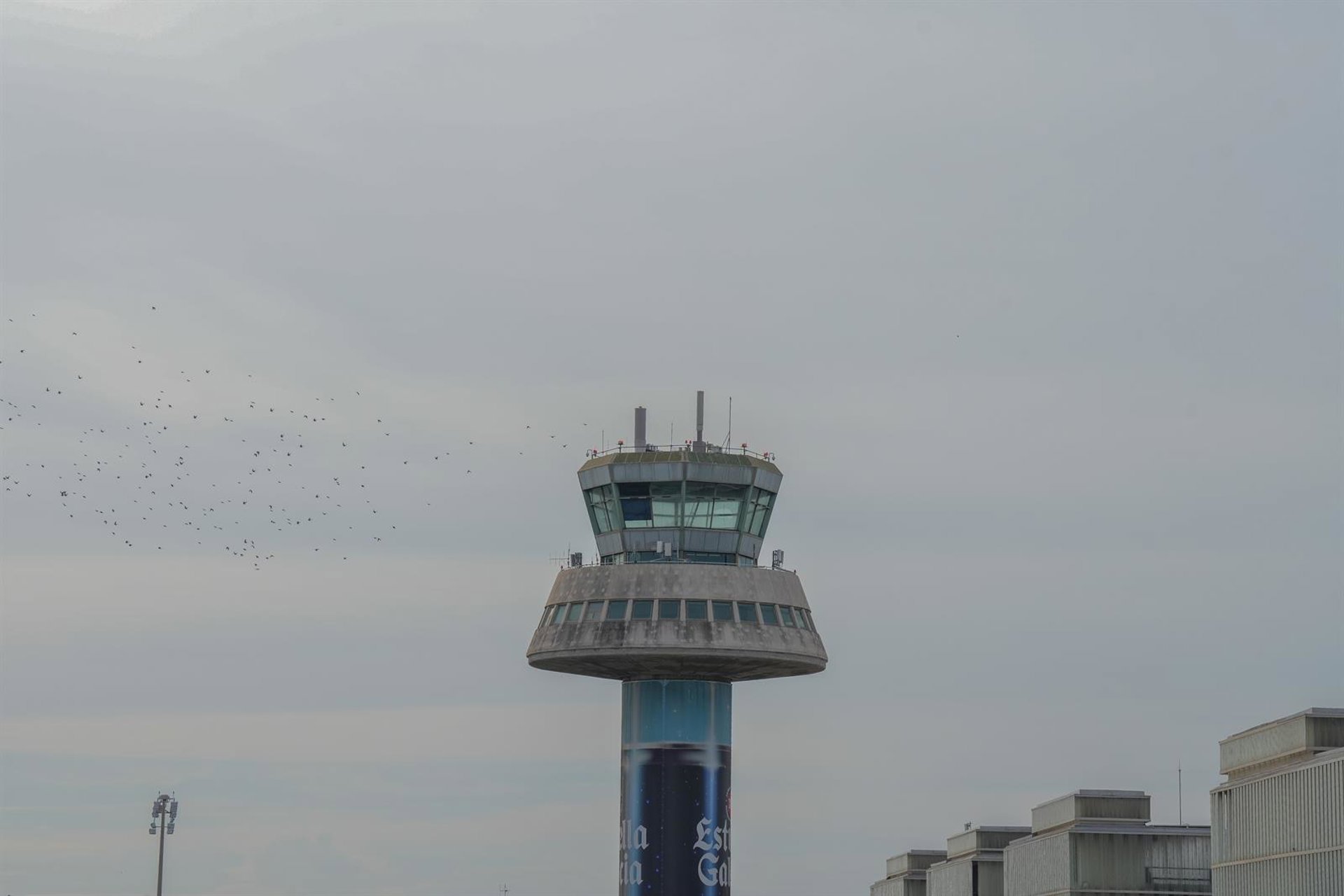 Cancelados 53 vuelos y 8 desviados en el Aeropuerto de Barcelona por la alerta de viento