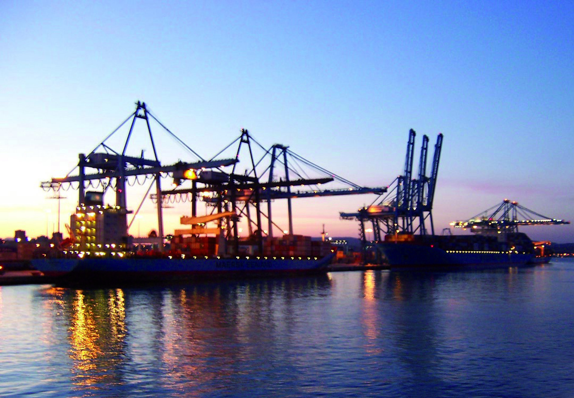 El superávit comercial de la eurozona cae un 9,4% en diciembre, hasta los 12.600 millones de euros