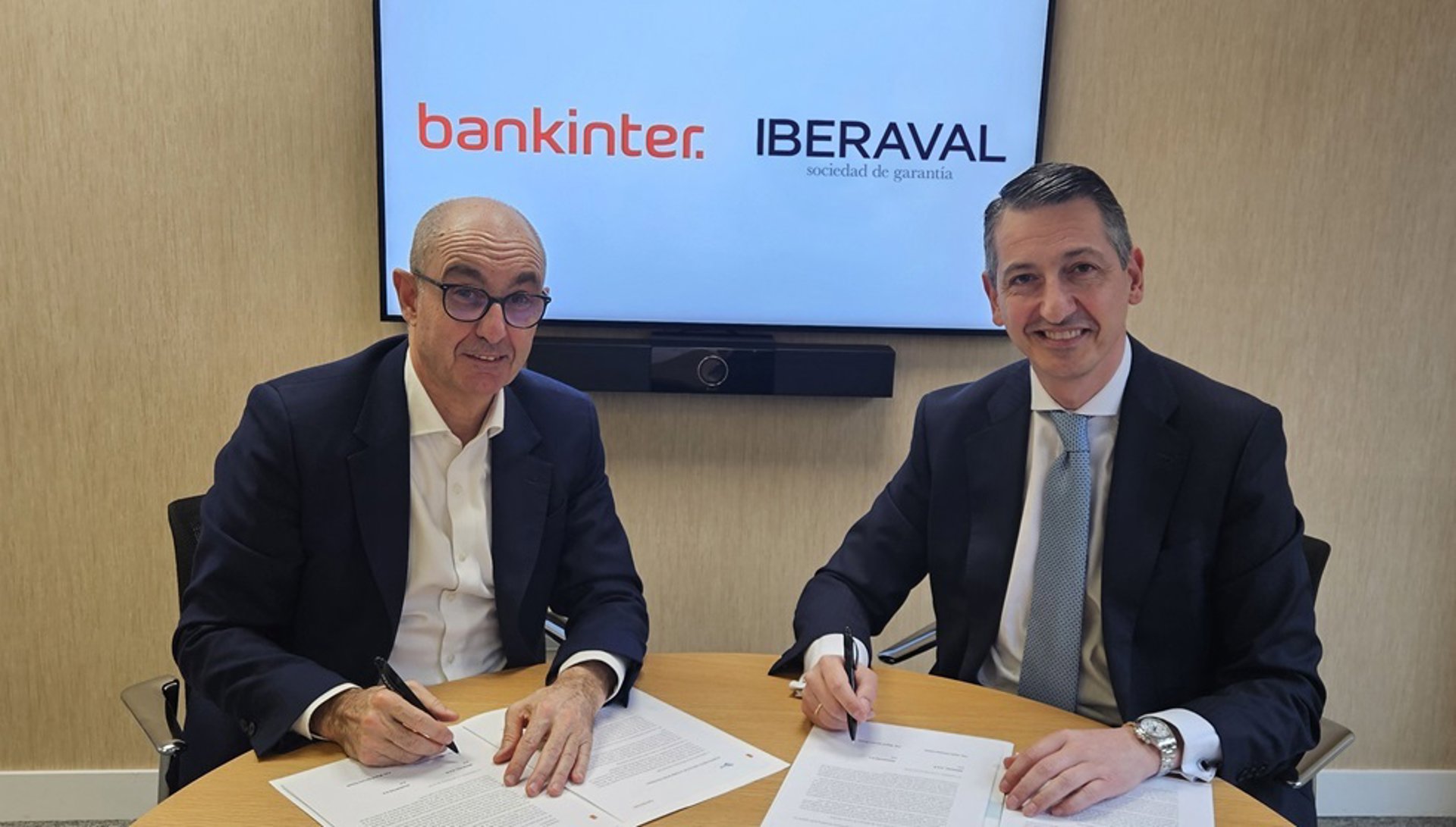 Bankinter e Iberaval impulsarán la financiación sostenible de las empresas