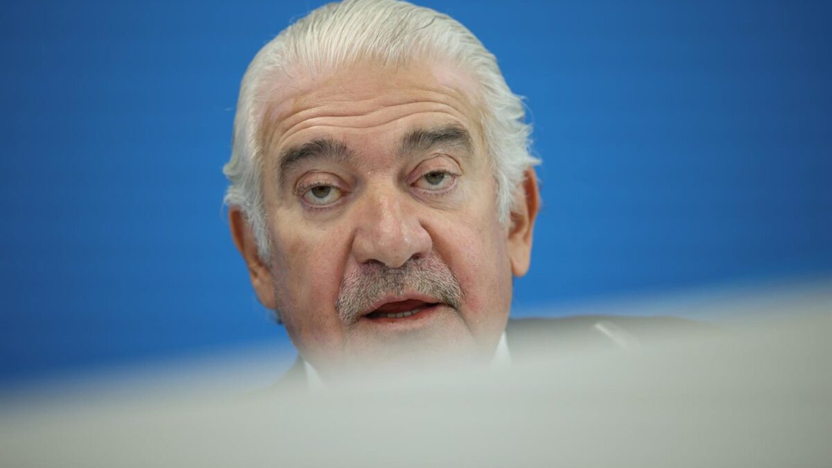 Bogas (Endesa) defiende alargar la vida útil de todo el parque nuclear una década más Bogas (Endesa) defiende alargar la vida útil de todo el parque nuclear una década más