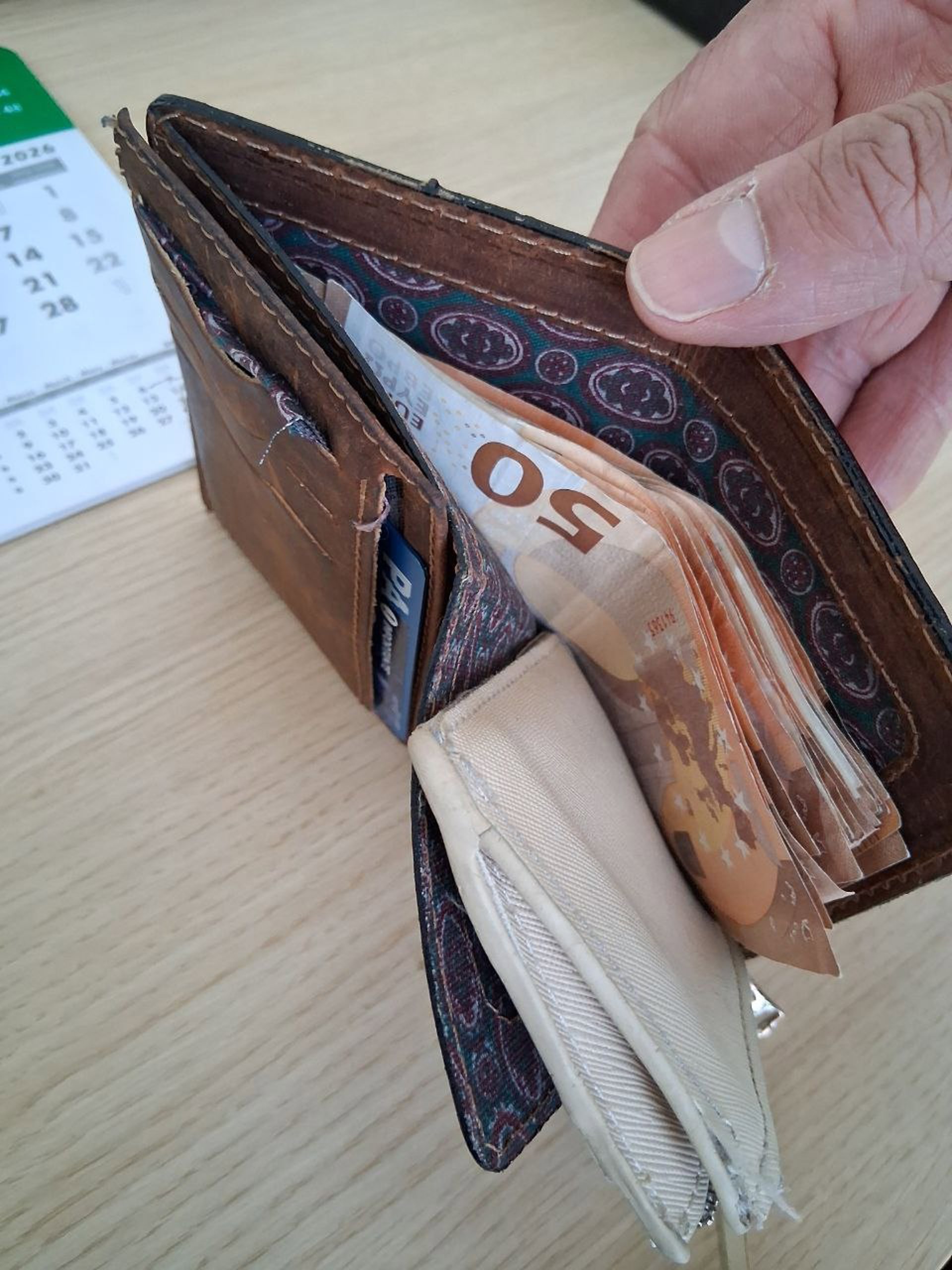 Los mayores de 55 años concentran el 68% del ahorro del hogar y el 43% de los recursos, según Fedea y Mapfre