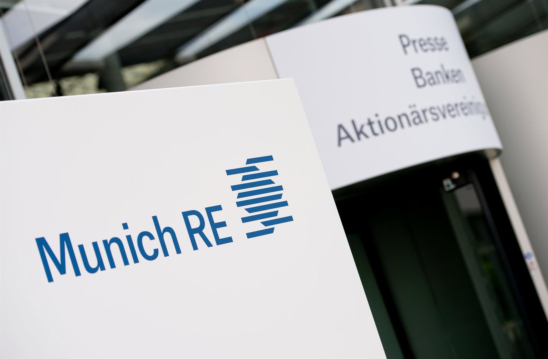 Munich Re alcanza los 6.100 millones de euros en beneficios en 2025, un 7,6% más