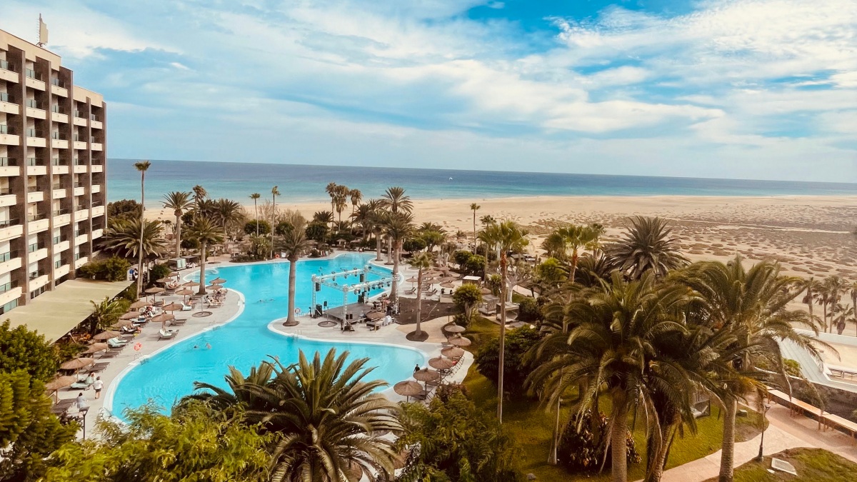 Meliá gana 200 millones en 2025 y acelera su expansión con 51 nuevos hoteles