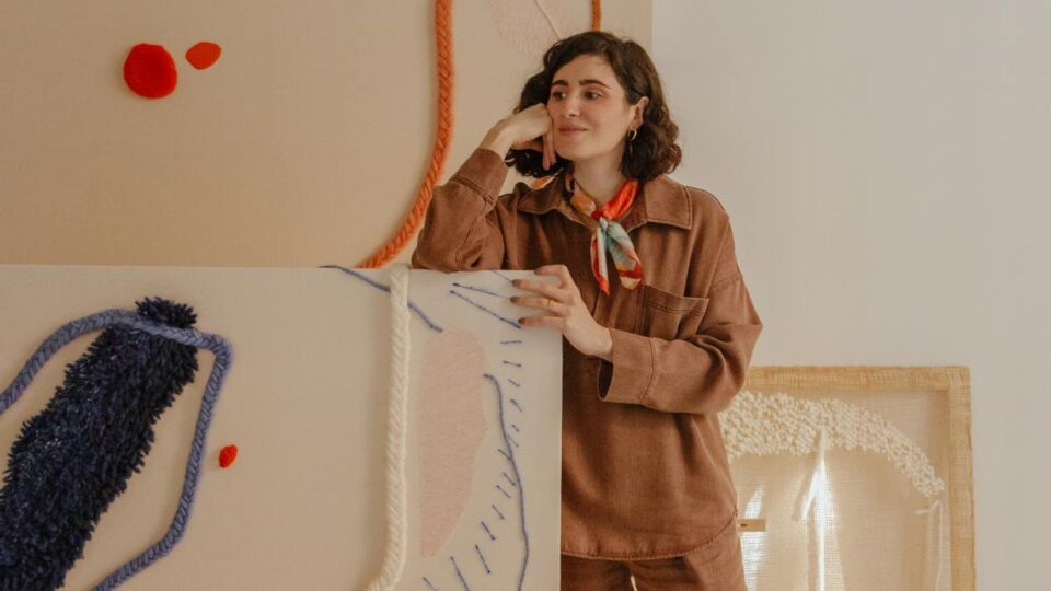 Koral Antolín, artista textil: “Esta disciplina empieza ahora a ocupar un lugar más claro dentro del arte contemporáneo”