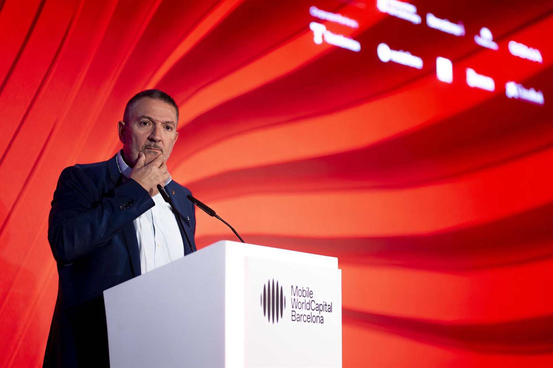 El conseller de Empresa dice que lo pondrán «difícil» para que el MWC no esté en Barcelona otros 20 años