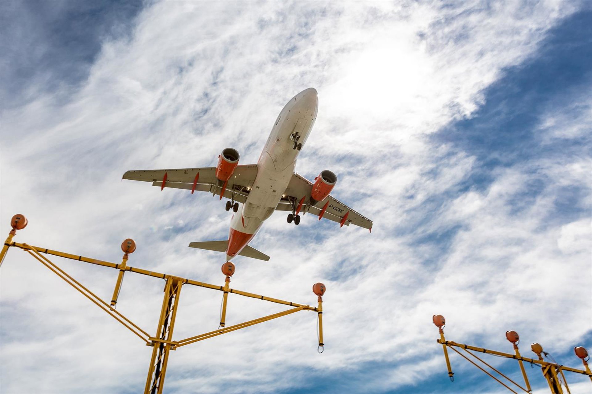 Europa prolonga hasta el 6 de marzo su recomendación de evitar volar a Oriente Medio