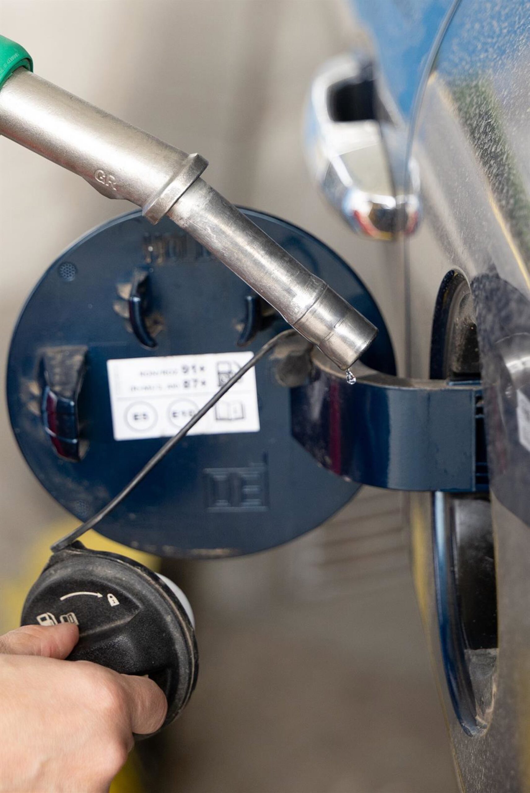 Los gasolineros piden una reducción temporal de impuestos para bajar hasta 22 céntimos los carburantes