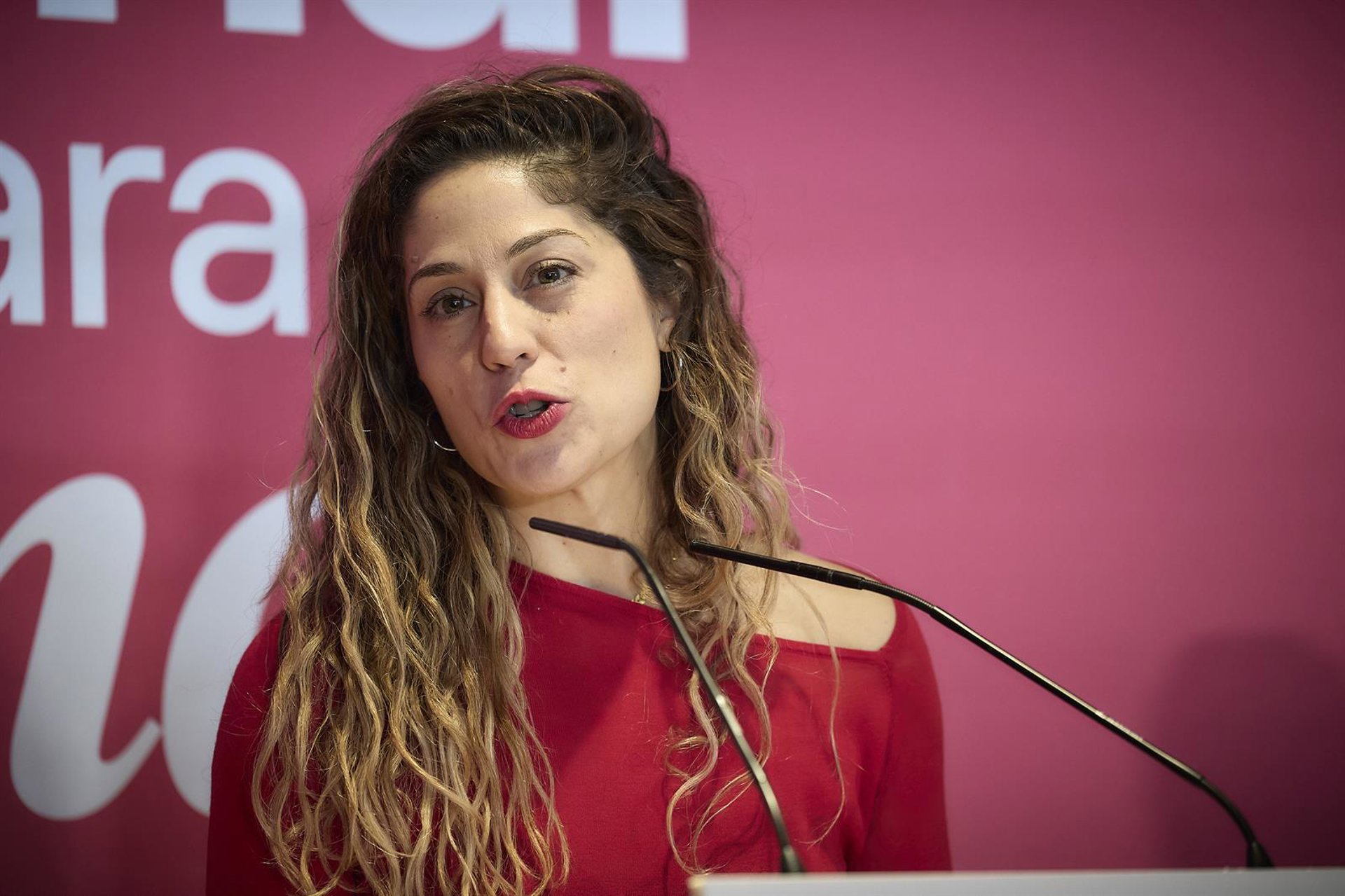 Sumar reclama al PSOE un decreto con un impuesto a energéticas, ayudas a transportistas y tope a los precios