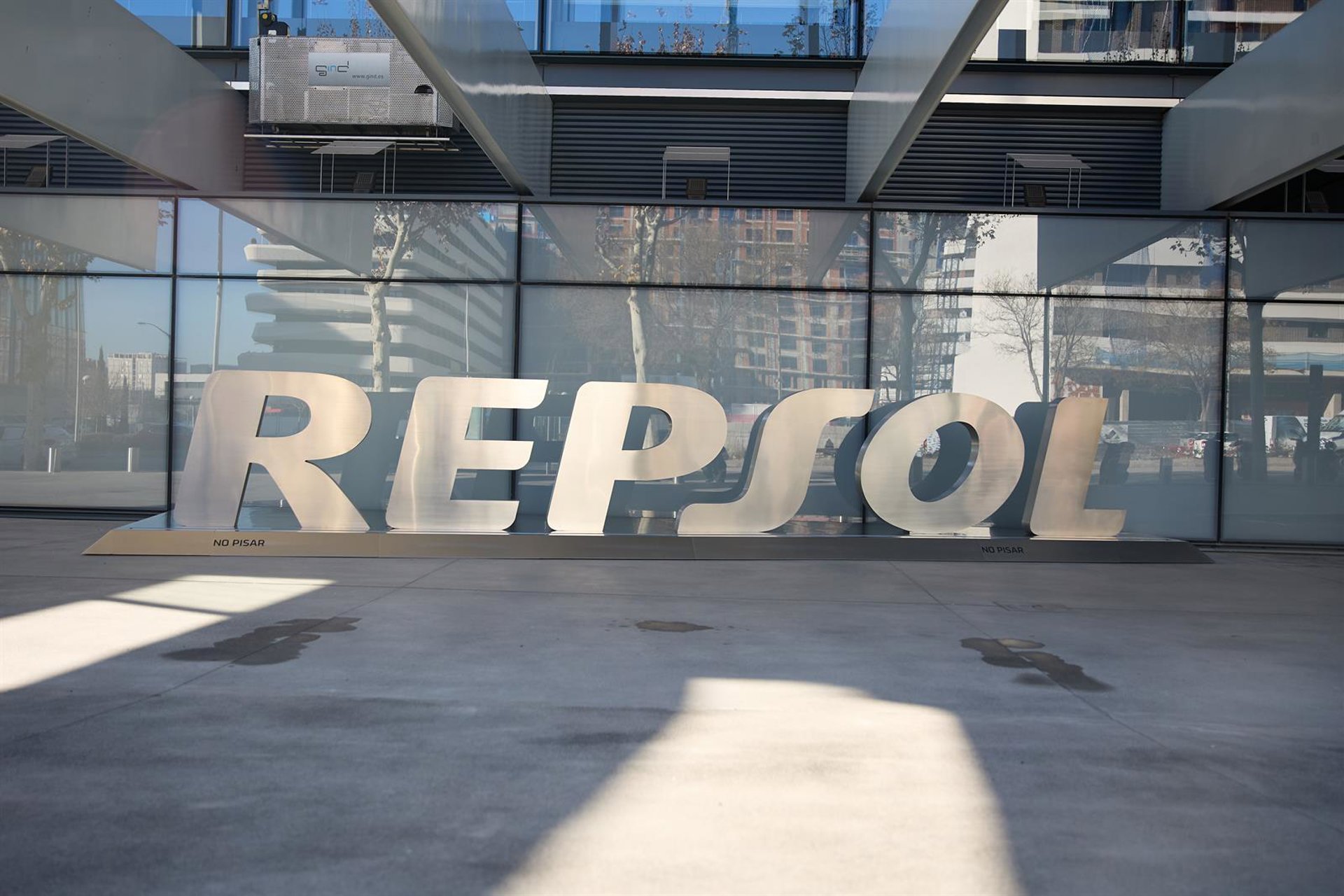 Repsol marca máximos en Bolsa desde inicios de 2012 tras cerrar en 21,70 euros por acción
