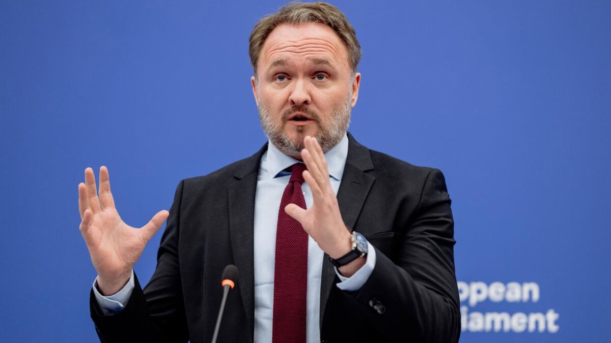 Bruselas defiende medidas «temporales y específicas» para contener el precio de la energía Bruselas defiende medidas «temporales y específicas» para contener el precio de la energía