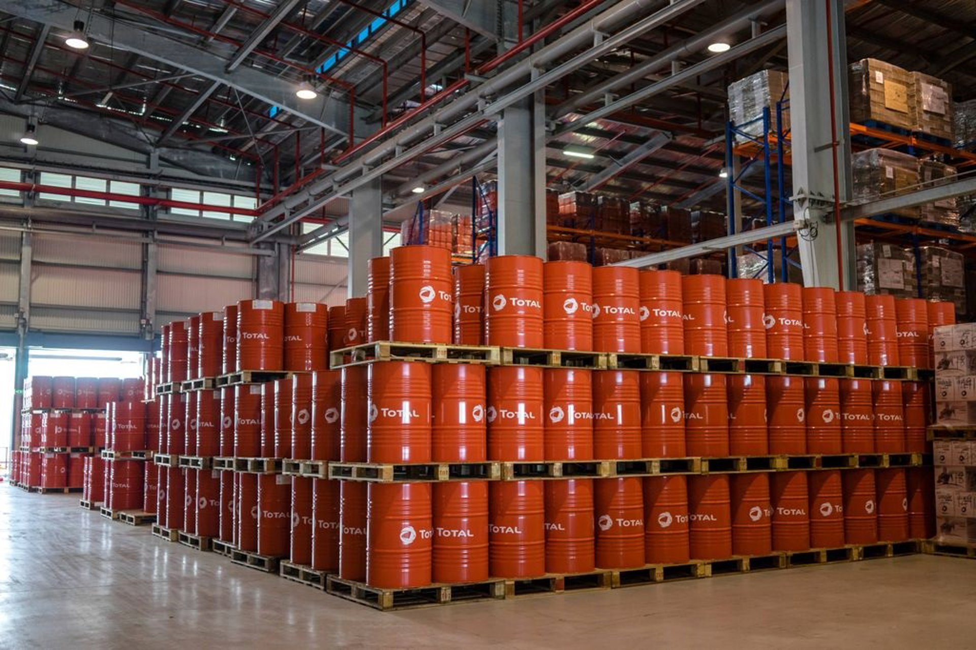 El petróleo retoma la senda alcista y vuelve a superar los 100 dólares por barril