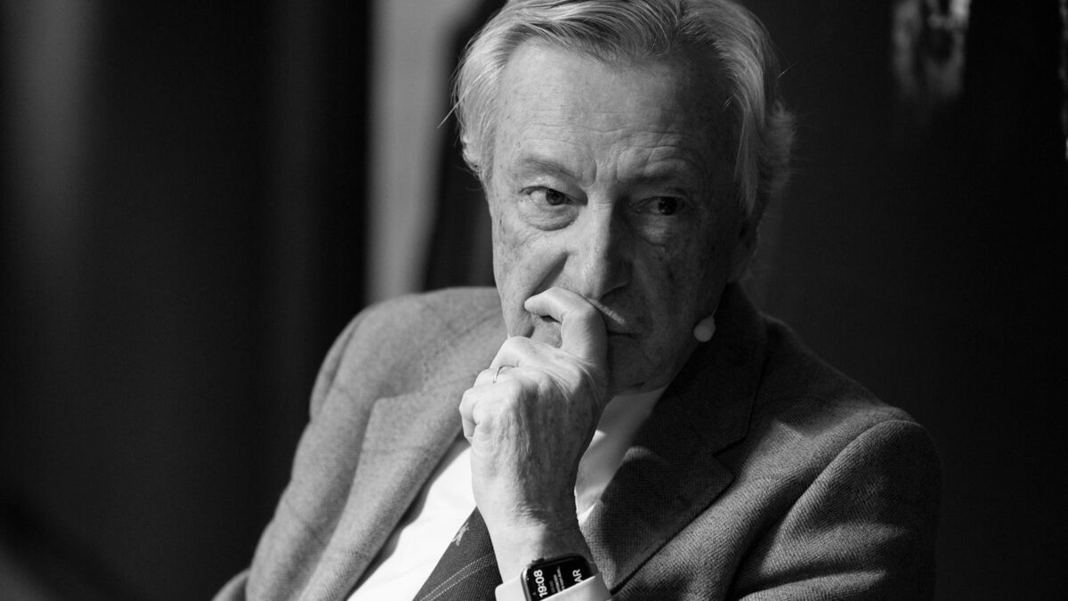 Dezcallar avala la postura de España en Oriente Próximo en su visita a Forbes House: “La realidad está superando a la ficción” Dezcallar avala la postura de España en Oriente Próximo en su visita a Forbes House: “La realidad está superando a la ficción”