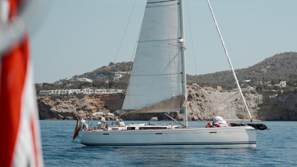 Arranca Beso Beach Sailing Fest 2026: la vela solidaria zarpa rumbo a Formentera