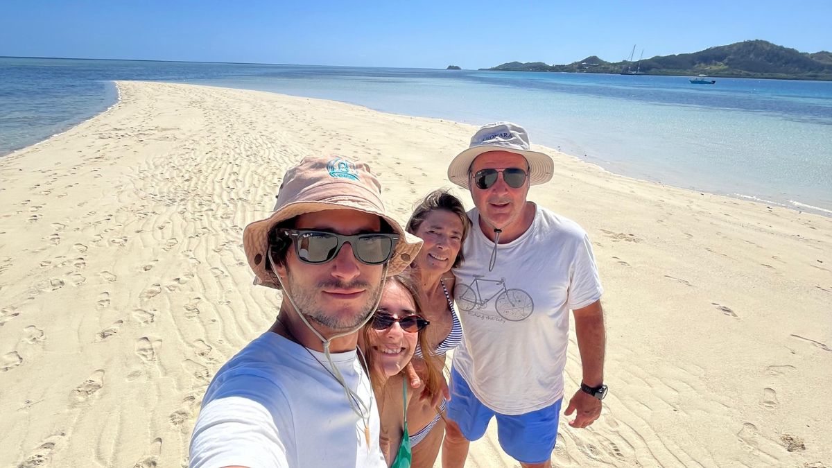 Diario de a bordo: capítulo 9 | «Suva y arrecifes: entre burocracia y paraíso», por Pablo Berruezo