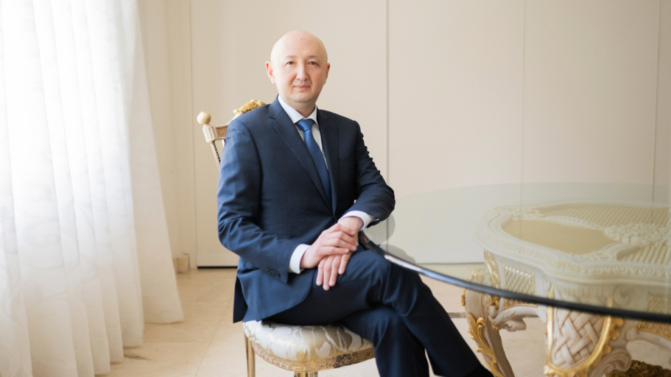 Danat Mussayev, embajador de Kazajistán en España: «Kazajistán ofrece un entorno ágil para innovar y escalar hacia mercados como Europa»