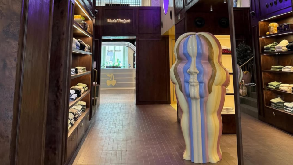 Una masía, Dalí y una portada Forbes: esta es la nueva flagship store de Nude Project