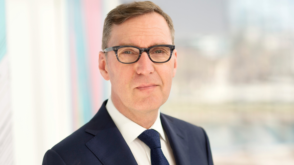 Alan Milburn (NHS): “Necesitamos una relación más estratégica entre Estados e industria para alinear desarrollo clínico y costes”