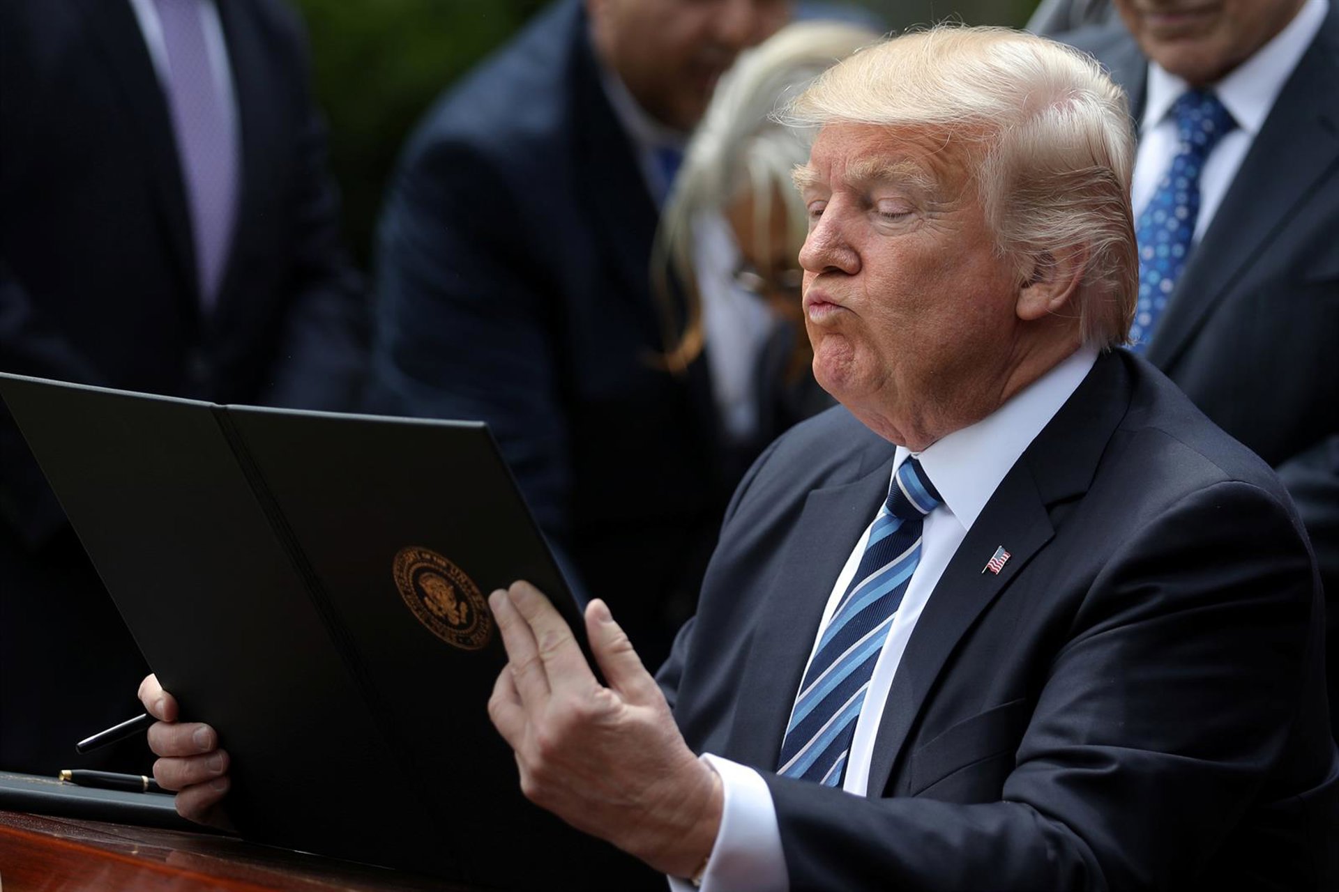 El petróleo sube un 6% tras augurar Trump que el estrecho de Ormuz se abrirá al finalizar el conflicto