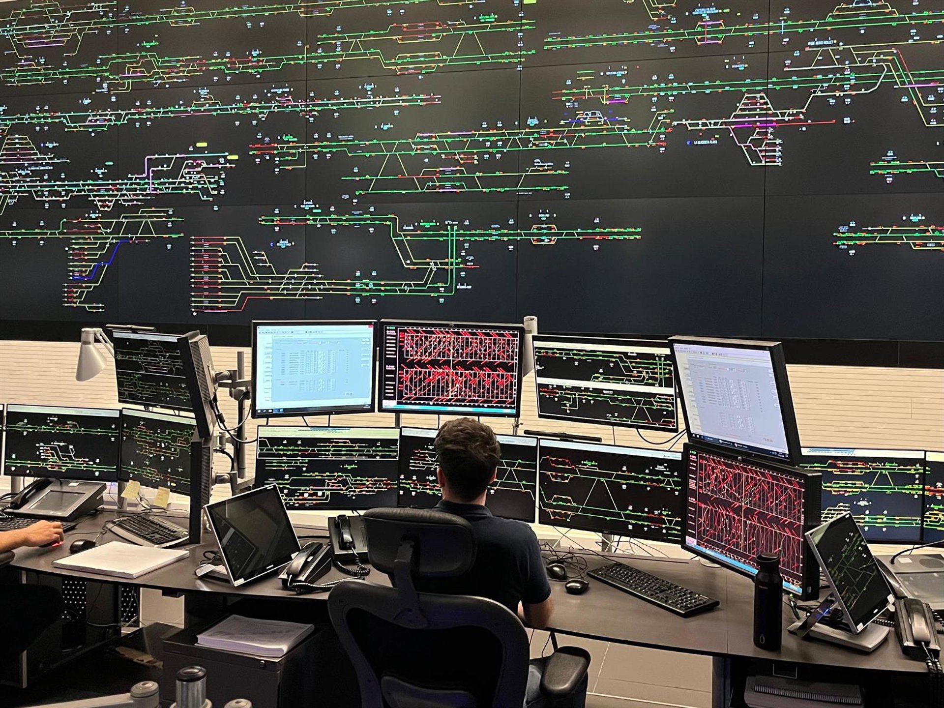 Adif defiende que tiene en Barcelona el «mejor» software del mercado aunque no hay plan B si este cae