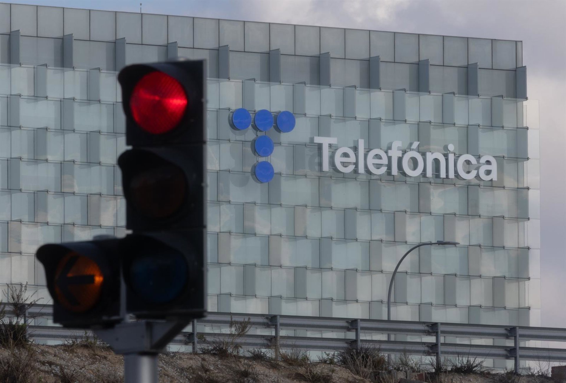 Telefónica pagó en impuestos 7.472 millones de euros en 2025, el 41% de ellos en España