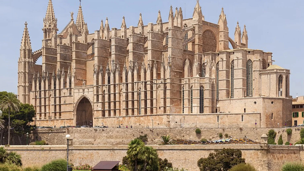 Ni Praga ni Notre Dame de París: el rosetón gótico más grande del mundo está en Palma de Mallorca