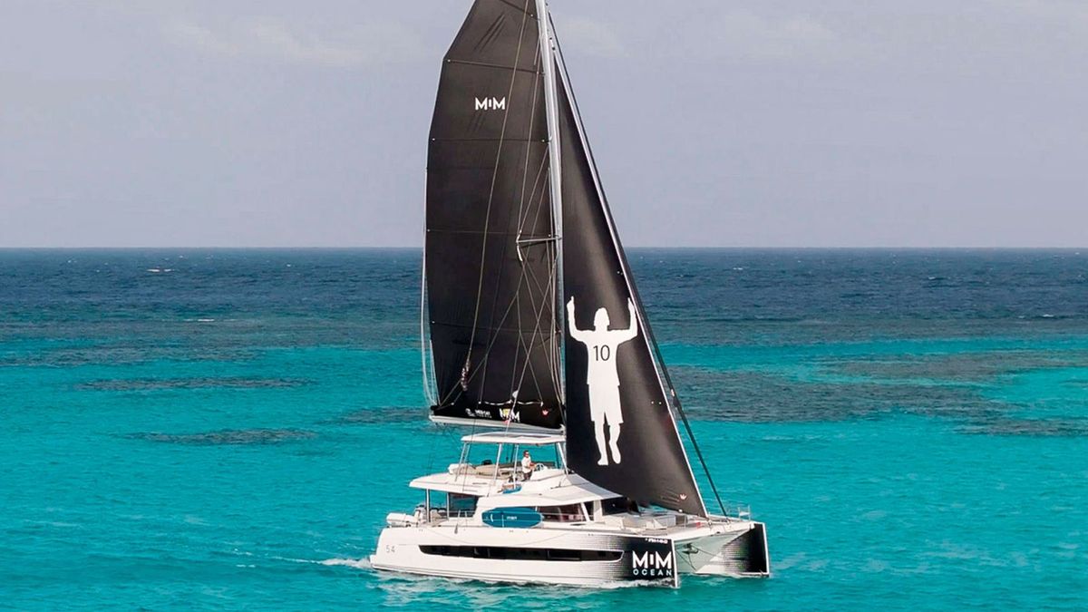 El negocio náutico de Messi: una flota de catamaranes