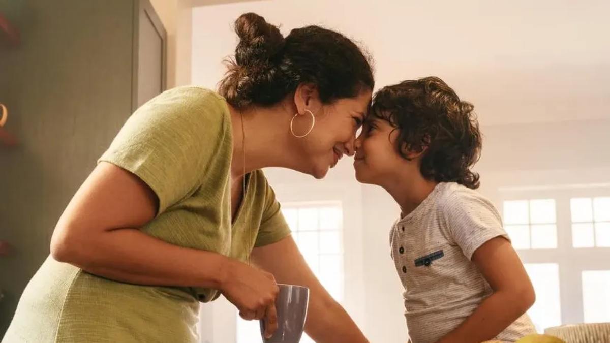 Las madres suelen ser las primeras maestras financieras de sus hijos