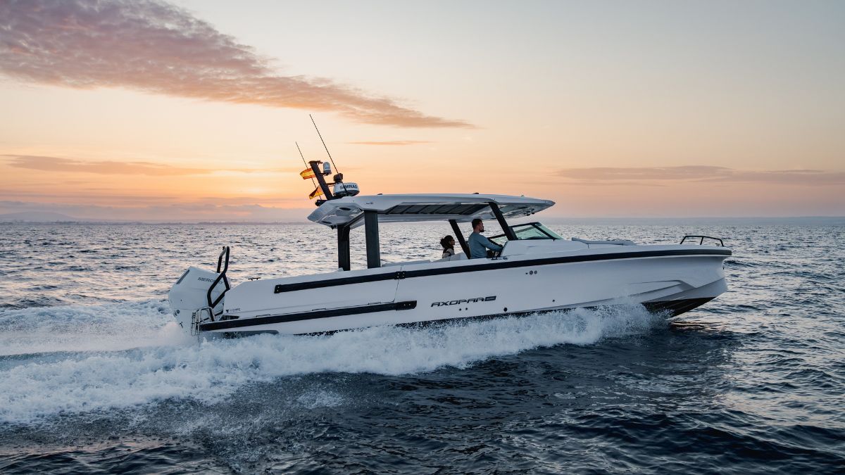 Novedades | Axopar 38 Sun Top, nueva apuesta prémium para navegar en abierto