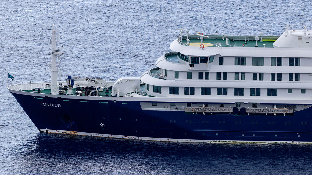 Cuenta atrás: fin de semana clave para el desembarco de los pasajeros del crucero con hantavirus
